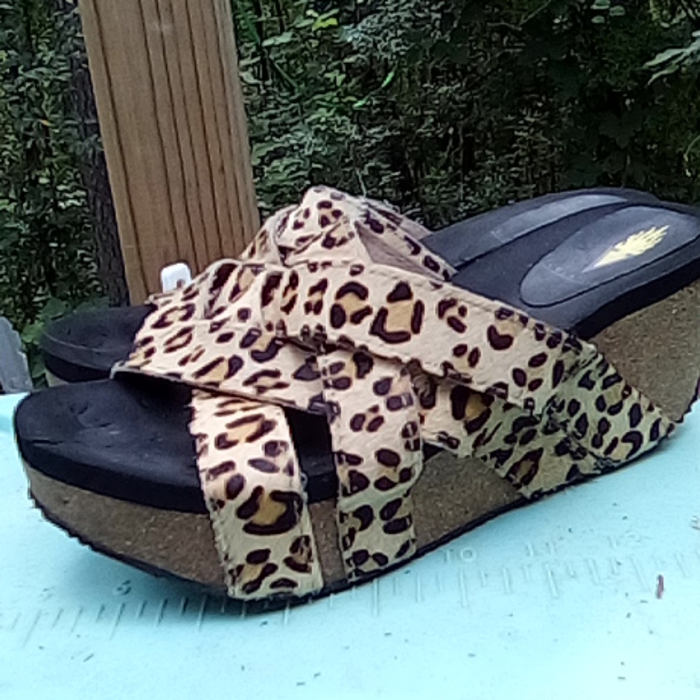 Cheetah print Volatile slip on wedges